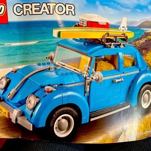 Lego creator collector Volkswagen blue bug, with lights that work!